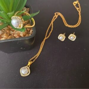 White Pearl Jewelry Set